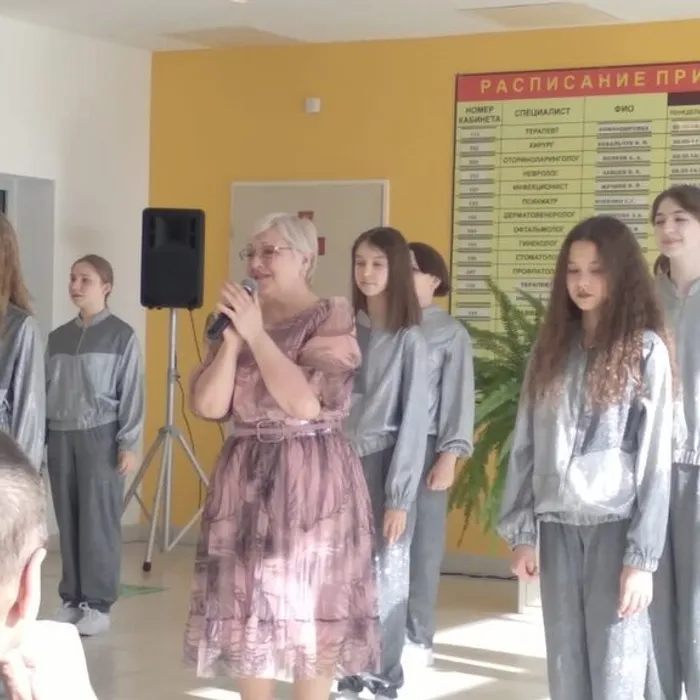 "Друзья"  поздравляют наших защитников!