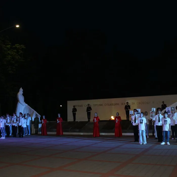 В День памяти и скорби анапчане зажгли свечи памяти
