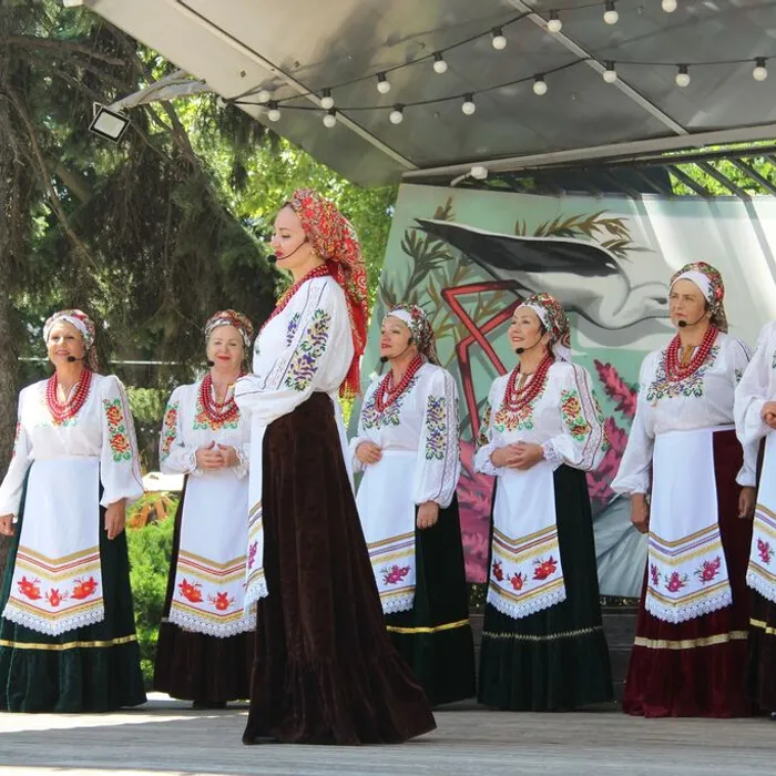«За тихой рекою…»