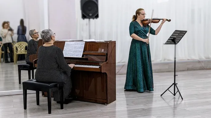 Лира (6)