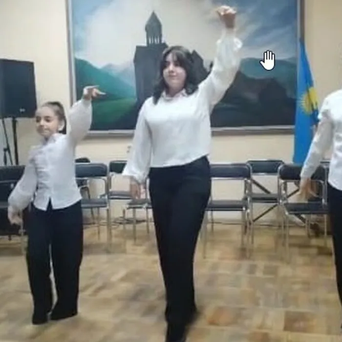 Барев сердечный вам, друзья!