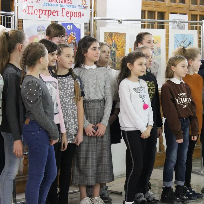 На курорте открылась выставка «Портрет героя»