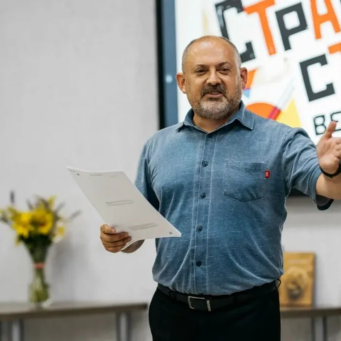 «Поэты были неплохи – звучали странные стихи»: праздник слова, звука и формы в Анапе