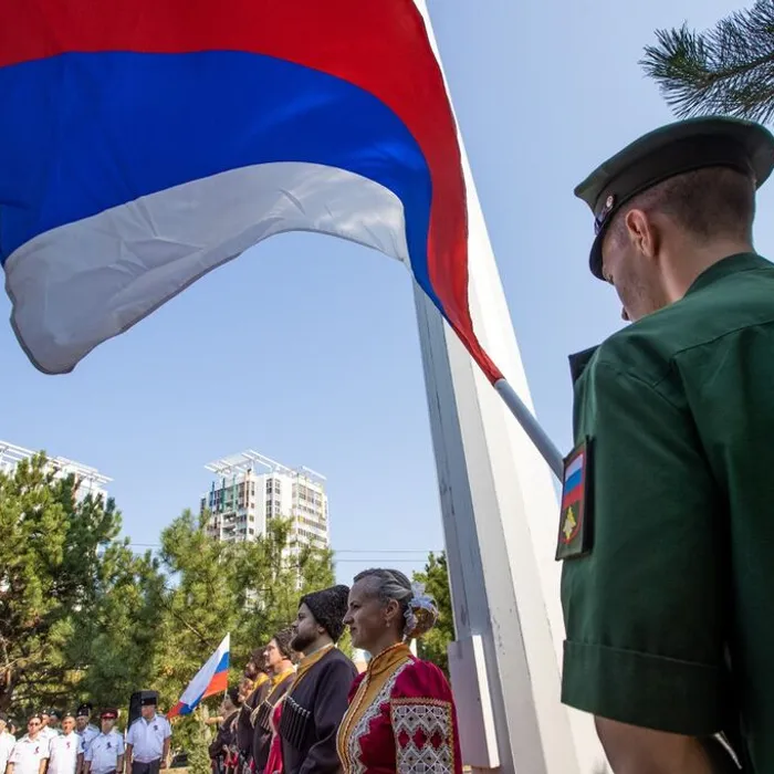 В Анапе провели торжественное мероприятие, посвященное Дню государственного флага России