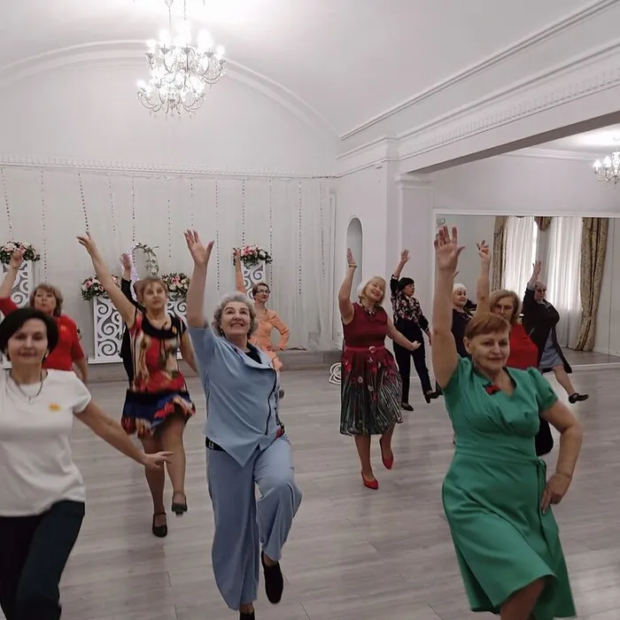 А ну-ка, девушки!